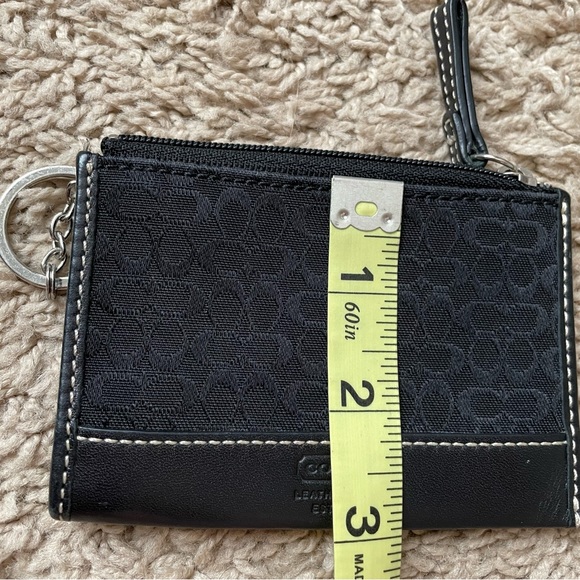 Coach coin purse with key ring - Picture 5 of 5